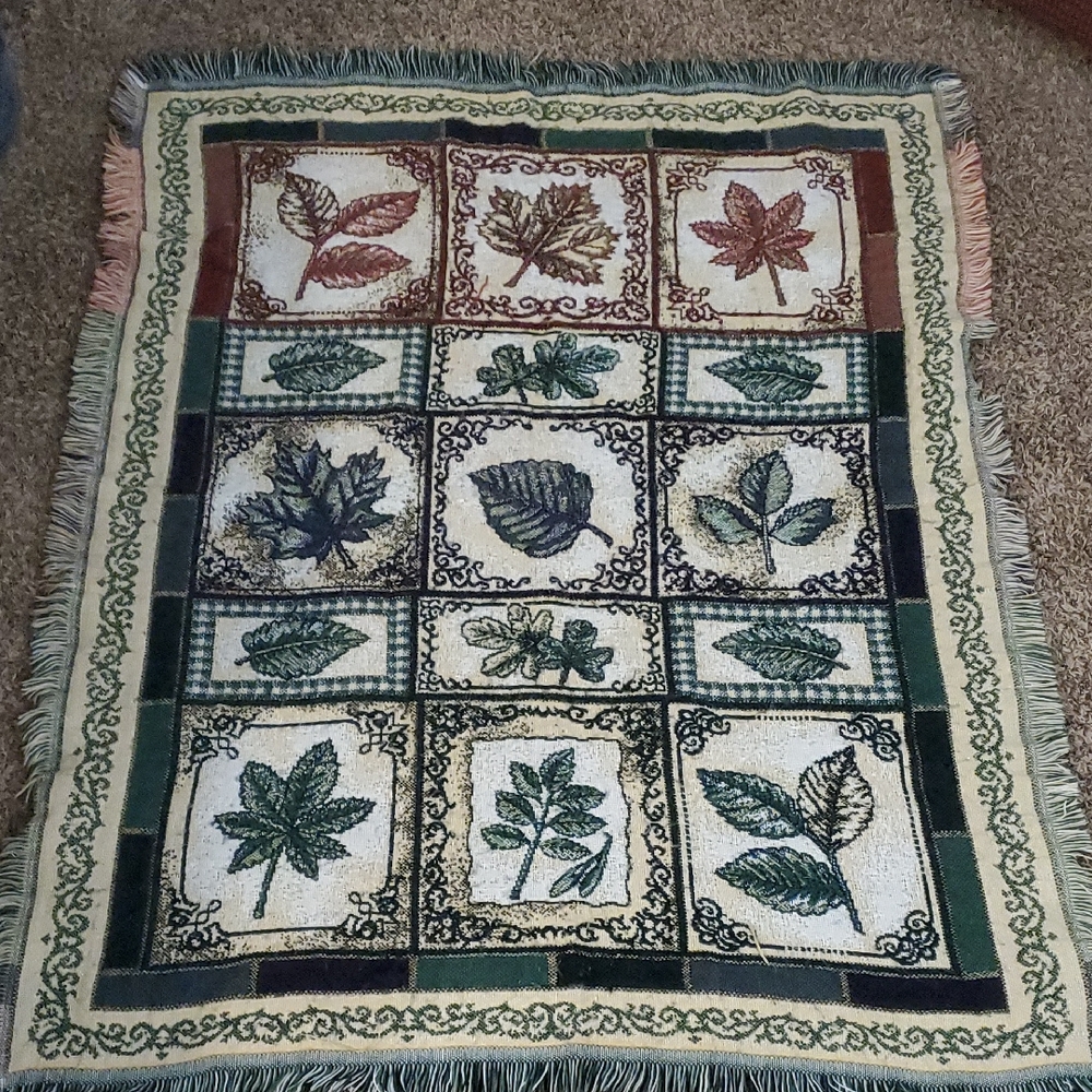 Leaf Patterned Tapestry Throw Blanket